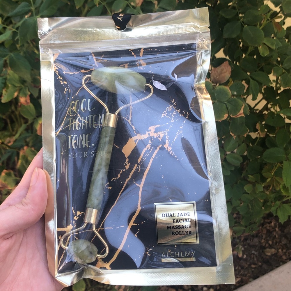 Jade roller